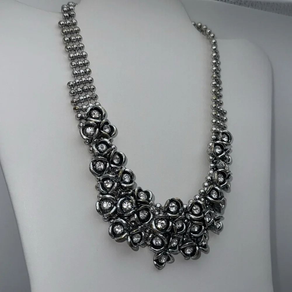 Silver tone chunky rhinestone cluster statement bib necklace y2K artsy art deco